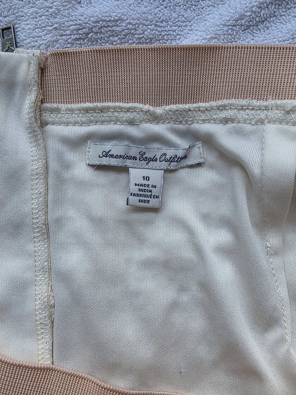 American Eagle Cream Lace Mini Skirt Size 10 Blush Waistband - Picture 5 of 9